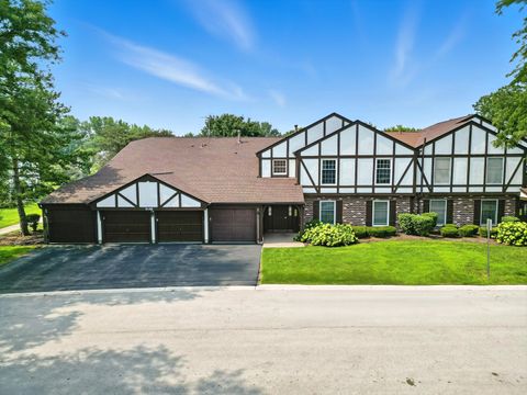 Photo of 2148 LANCASTER Circle #202B, Naperville, IL 60565 (MLS # 12440223)