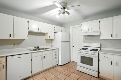 Tiny photo for 2148 LANCASTER Circle #202B, Naperville, IL 60565 (MLS # 12440223)