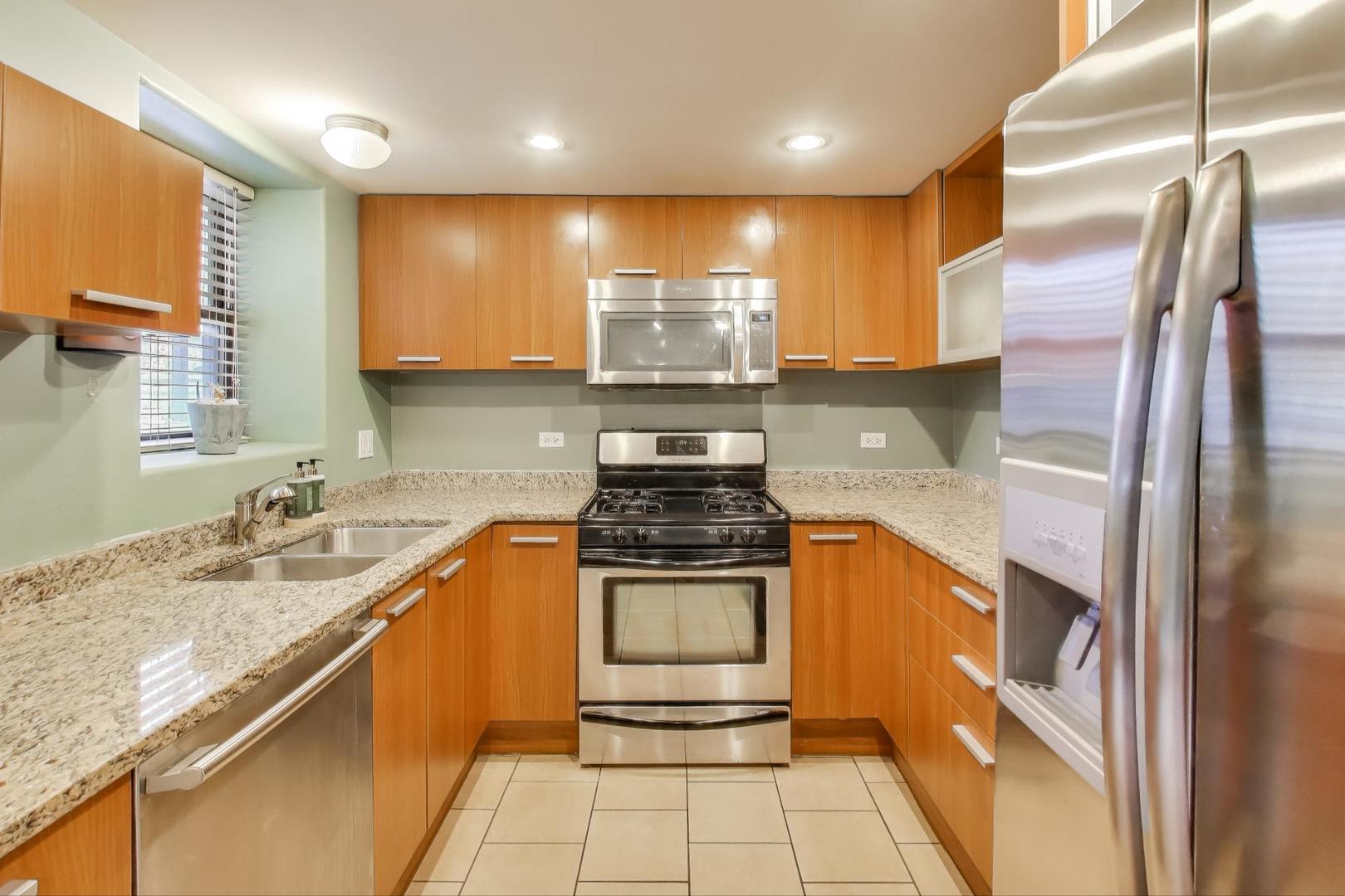 6710 N OLIPHANT Avenue G