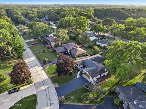 Tiny photo for 10s240 Hampshire Lane W, Willowbrook, IL 60527 (MLS # 12655351)