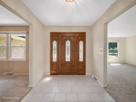 Tiny photo for 10s240 Hampshire Lane W, Willowbrook, IL 60527 (MLS # 12655351)