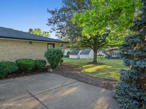 Tiny photo for 10s240 Hampshire Lane W, Willowbrook, IL 60527 (MLS # 12655351)