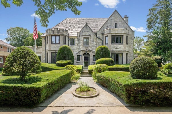 755 MICHIGAN AVE, WILMETTE, IL 60091 - Image 4f5a42f6867400239171c5b3567d4b83/2812635636