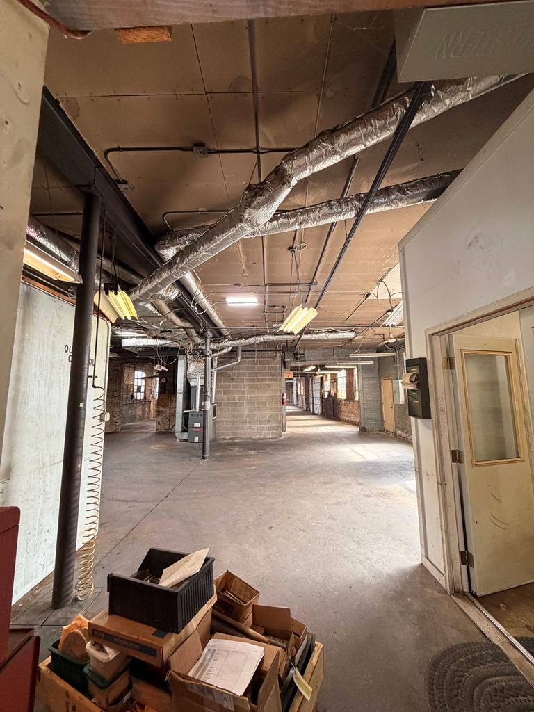 3957 N Normandy Avenue