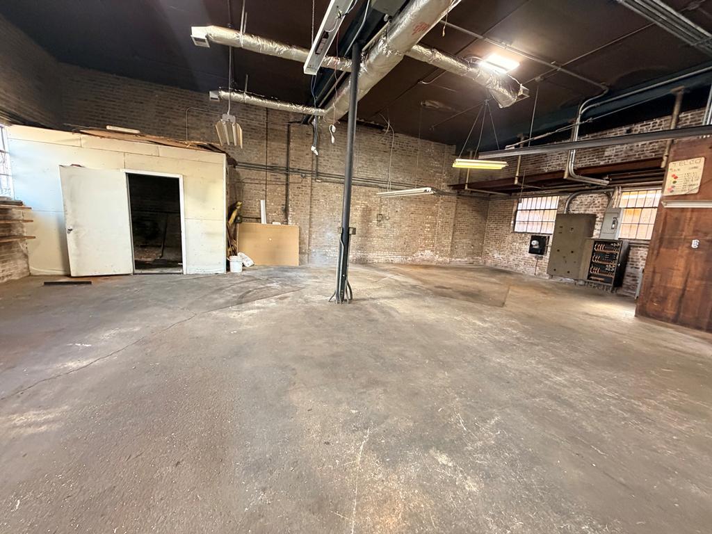 3957 N Normandy Avenue