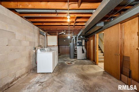 Tiny photo for 2926 W LOMBARD Street, Davenport, IA 52804 (MLS # QC4269194)