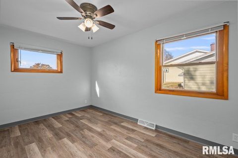 Tiny photo for 2926 W LOMBARD Street, Davenport, IA 52804 (MLS # QC4269194)