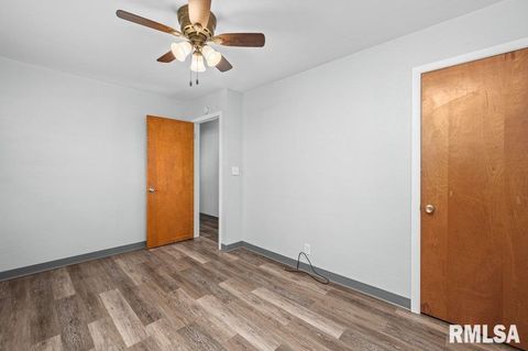 Tiny photo for 2926 W LOMBARD Street, Davenport, IA 52804 (MLS # QC4269194)