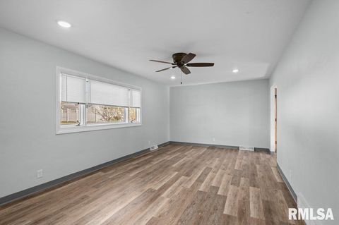 Tiny photo for 2926 W LOMBARD Street, Davenport, IA 52804 (MLS # QC4269194)