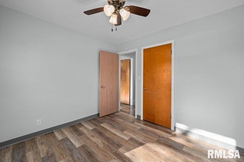 Tiny photo for 2926 W LOMBARD Street, Davenport, IA 52804 (MLS # QC4269194)