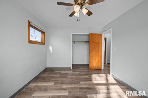 Tiny photo for 2926 W LOMBARD Street, Davenport, IA 52804 (MLS # QC4269194)