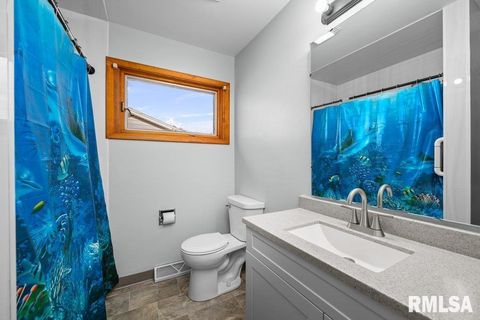 Tiny photo for 2926 W LOMBARD Street, Davenport, IA 52804 (MLS # QC4269194)