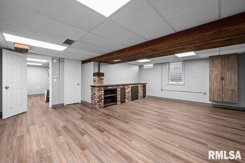 Tiny photo for 2926 W LOMBARD Street, Davenport, IA 52804 (MLS # QC4269194)