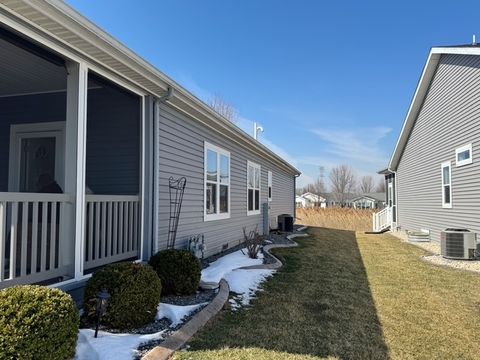 Tiny photo for 1542 Meadow View Lane, Grayslake, IL 60030 (MLS # 12602390)