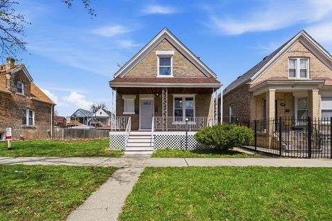 Photo of 4714 W Maypole Avenue, Chicago, IL 60644 (MLS # 12612883)