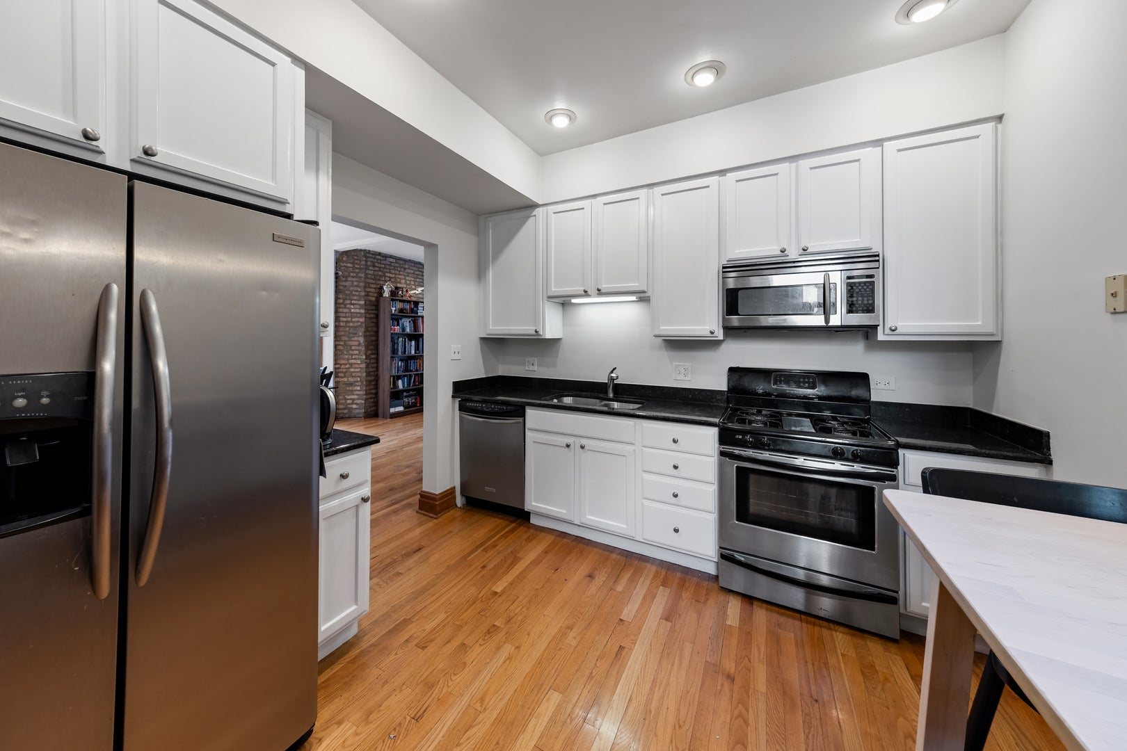 846 W Newport Avenue 2S