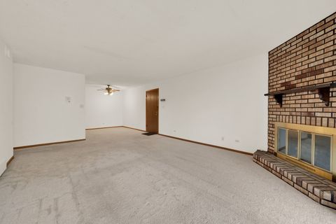 Tiny photo for 10351 Menard Avenue #322, Oak Lawn, IL 60453 (MLS # 12524710)