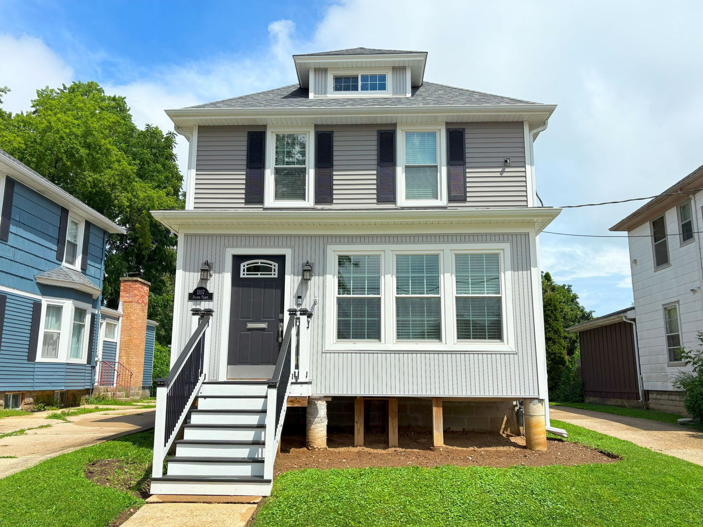 1107 Palmer Place