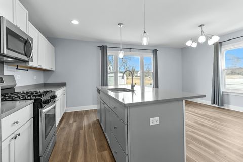 Tiny photo for 16637 W Brockman Avenue, Lincolnshire, IL 60069 (MLS # 12508740)