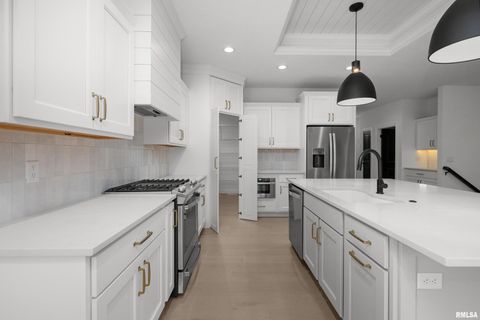 Tiny photo for 5188 S RICHMOND Circle, Bettendorf, IA 52722 (MLS # QC4269634)