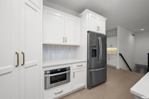 Tiny photo for 5188 S RICHMOND Circle, Bettendorf, IA 52722 (MLS # QC4269634)