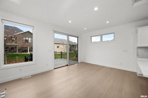 Tiny photo for 5188 S RICHMOND Circle, Bettendorf, IA 52722 (MLS # QC4269634)