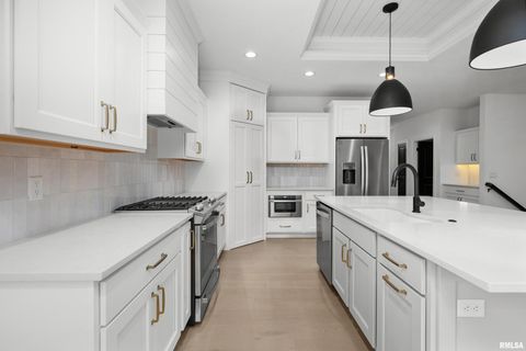 Tiny photo for 5188 S RICHMOND Circle, Bettendorf, IA 52722 (MLS # QC4269634)