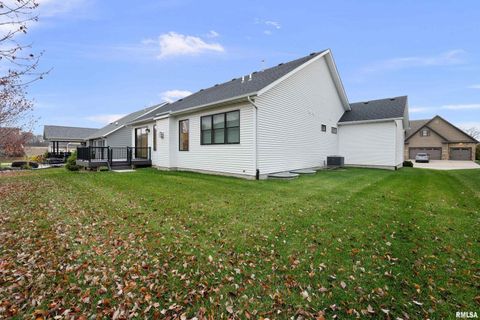Tiny photo for 5188 S RICHMOND Circle, Bettendorf, IA 52722 (MLS # QC4269634)