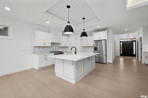 Tiny photo for 5188 S RICHMOND Circle, Bettendorf, IA 52722 (MLS # QC4269634)