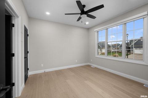 Tiny photo for 5188 S RICHMOND Circle, Bettendorf, IA 52722 (MLS # QC4269634)