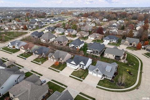 Tiny photo for 5188 S RICHMOND Circle, Bettendorf, IA 52722 (MLS # QC4269634)