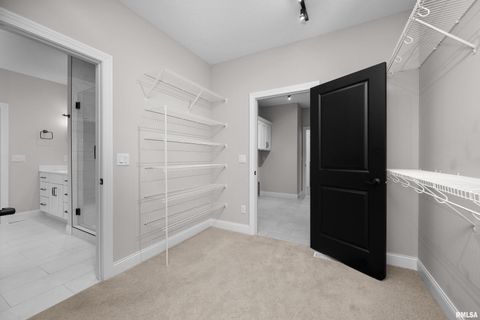 Tiny photo for 5188 S RICHMOND Circle, Bettendorf, IA 52722 (MLS # QC4269634)