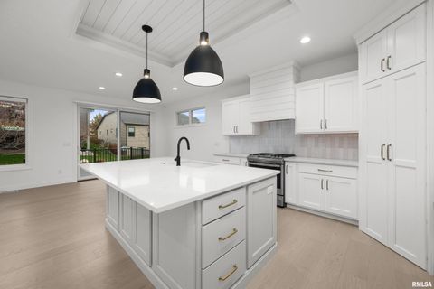 Tiny photo for 5188 S RICHMOND Circle, Bettendorf, IA 52722 (MLS # QC4269634)