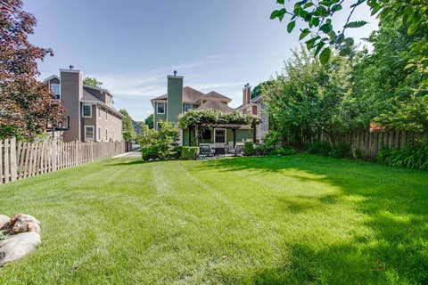 Tiny photo for 634 E Sunnyside Avenue, Libertyville, IL 60048 (MLS # 12693193)