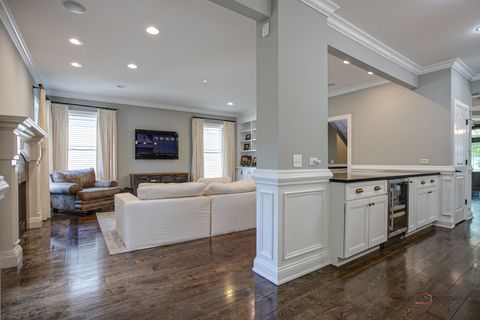 Tiny photo for 634 E Sunnyside Avenue, Libertyville, IL 60048 (MLS # 12693193)