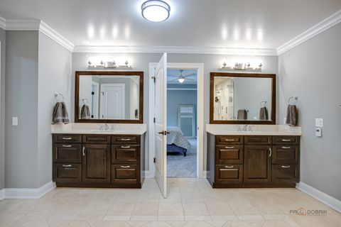 Tiny photo for 634 E Sunnyside Avenue, Libertyville, IL 60048 (MLS # 12693193)