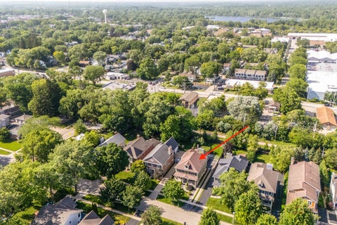 Tiny photo for 634 E Sunnyside Avenue, Libertyville, IL 60048 (MLS # 12693193)