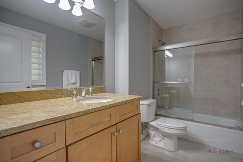 Tiny photo for 634 E Sunnyside Avenue, Libertyville, IL 60048 (MLS # 12693193)
