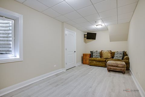 Tiny photo for 634 E Sunnyside Avenue, Libertyville, IL 60048 (MLS # 12693193)