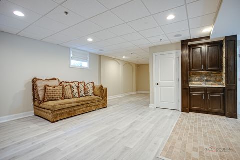 Tiny photo for 634 E Sunnyside Avenue, Libertyville, IL 60048 (MLS # 12693193)