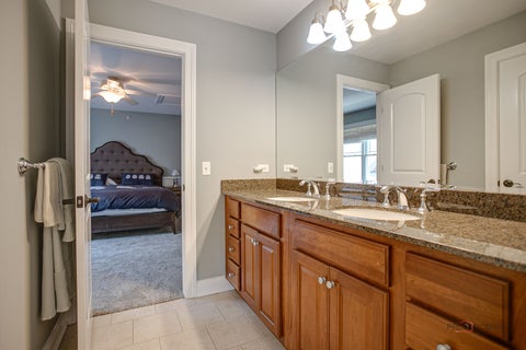 Tiny photo for 634 E Sunnyside Avenue, Libertyville, IL 60048 (MLS # 12693193)