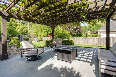 Tiny photo for 634 E Sunnyside Avenue, Libertyville, IL 60048 (MLS # 12693193)