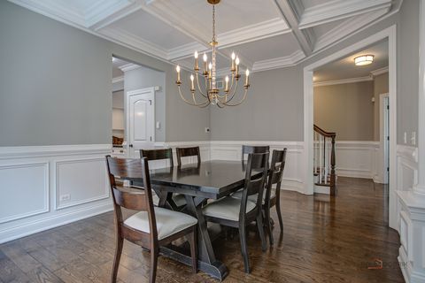 Tiny photo for 634 E Sunnyside Avenue, Libertyville, IL 60048 (MLS # 12693193)