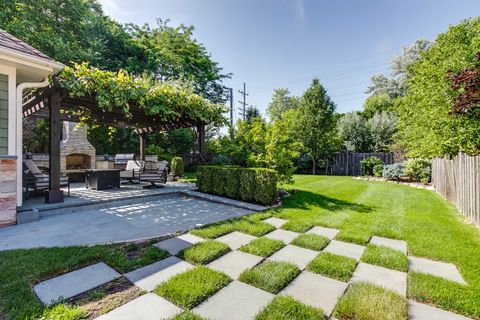 Tiny photo for 634 E Sunnyside Avenue, Libertyville, IL 60048 (MLS # 12693193)