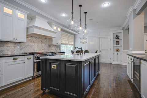 Tiny photo for 634 E Sunnyside Avenue, Libertyville, IL 60048 (MLS # 12693193)