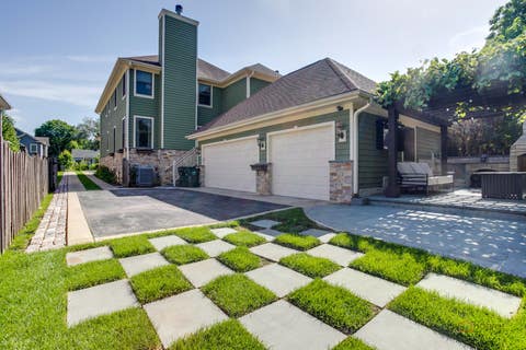 Tiny photo for 634 E Sunnyside Avenue, Libertyville, IL 60048 (MLS # 12693193)
