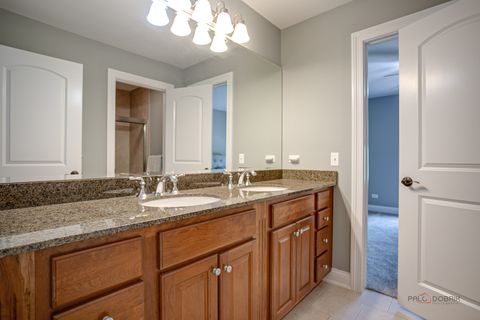 Tiny photo for 634 E Sunnyside Avenue, Libertyville, IL 60048 (MLS # 12693193)