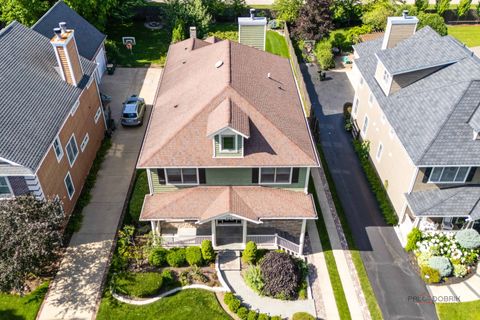 Tiny photo for 634 E Sunnyside Avenue, Libertyville, IL 60048 (MLS # 12693193)
