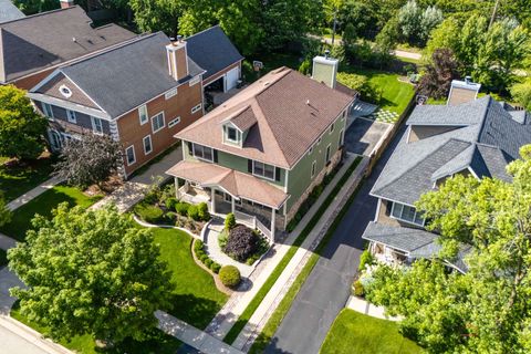 Tiny photo for 634 E Sunnyside Avenue, Libertyville, IL 60048 (MLS # 12693193)