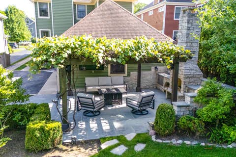 Tiny photo for 634 E Sunnyside Avenue, Libertyville, IL 60048 (MLS # 12693193)